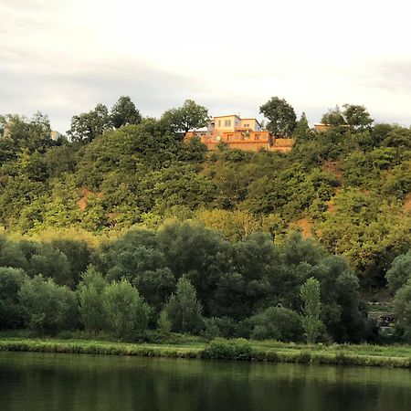 Chatka - C - Vyhlidka Nad Rekou Zdiby Buitenkant foto